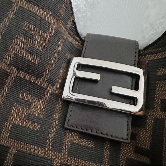 FENDI (VINTAGE) - Hobo Shoulder Baguette Bag (Zucca) - Picture 2 of 10